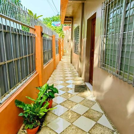 Las Residencias Bed And Breakfast Puerto Princesa Eksteriør billede